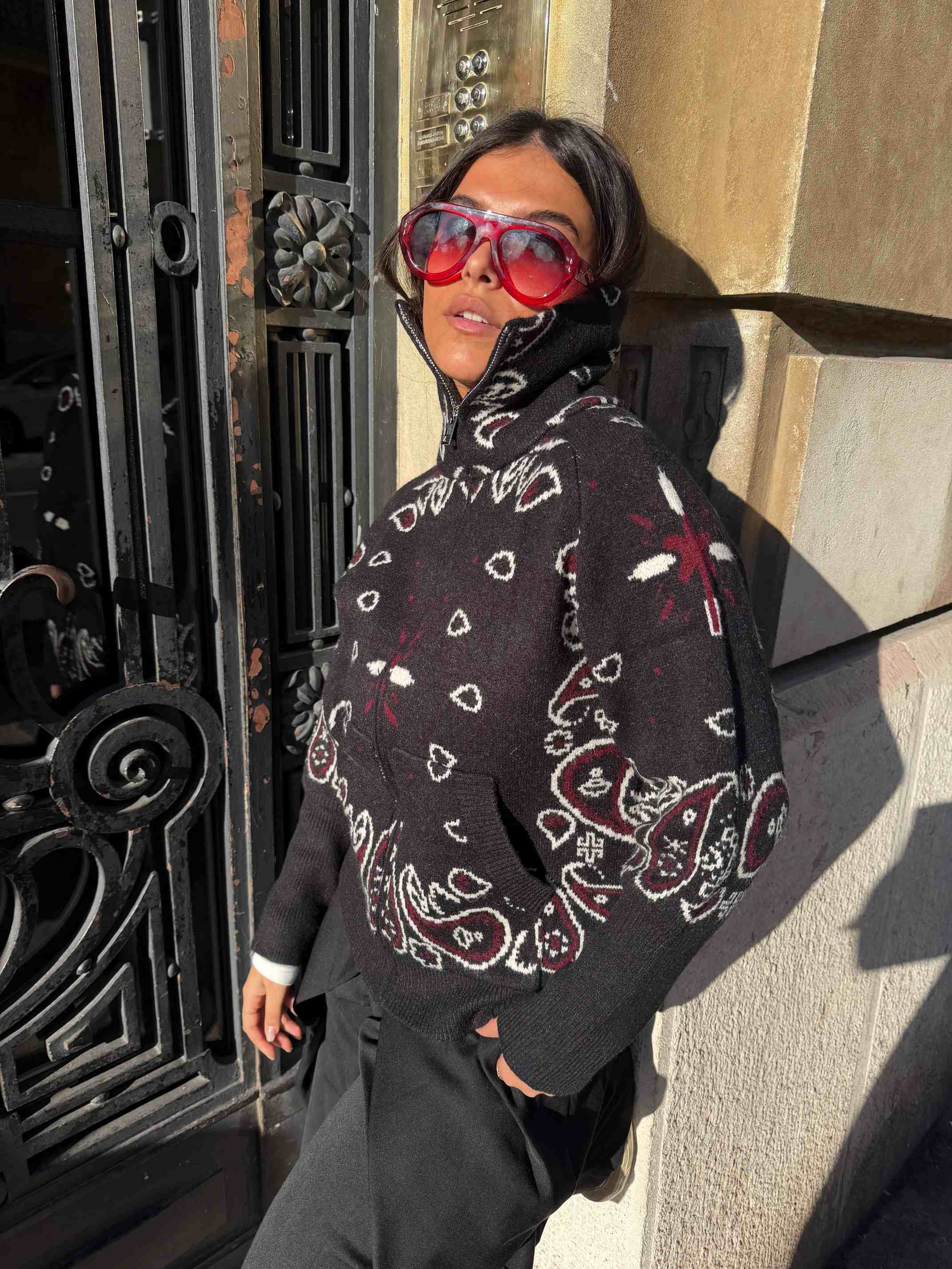 Cardigan Gris con Estampado Bandana