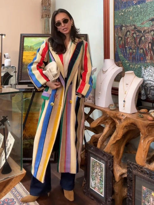 Abrigo colorido a rayas