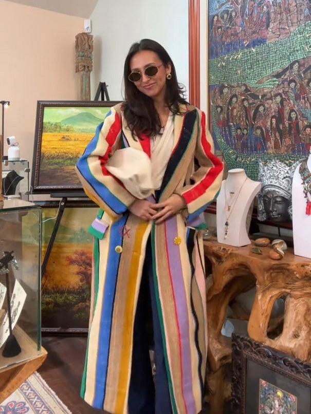 Abrigo colorido a rayas