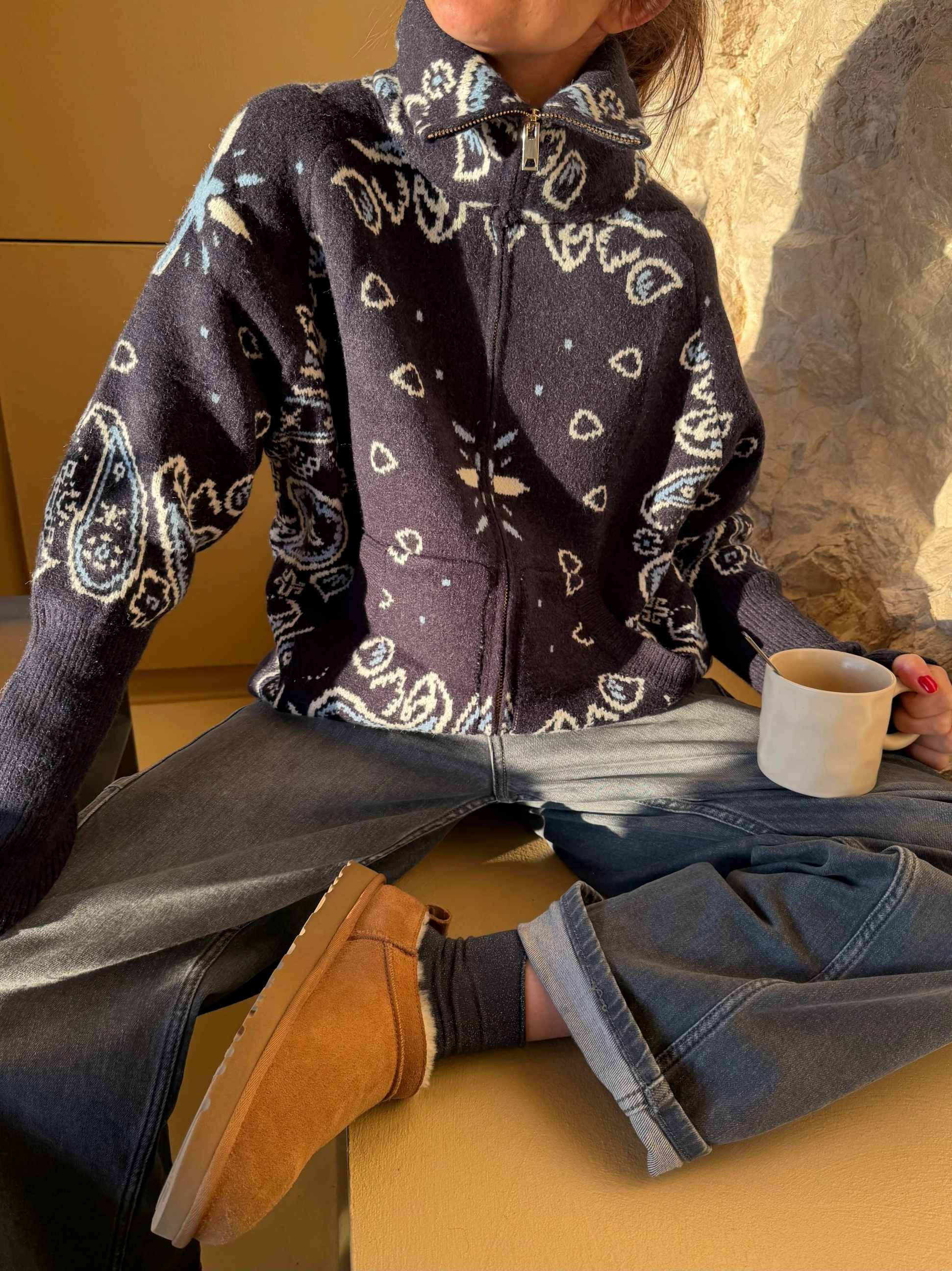 Cardigan Gris con Estampado Bandana