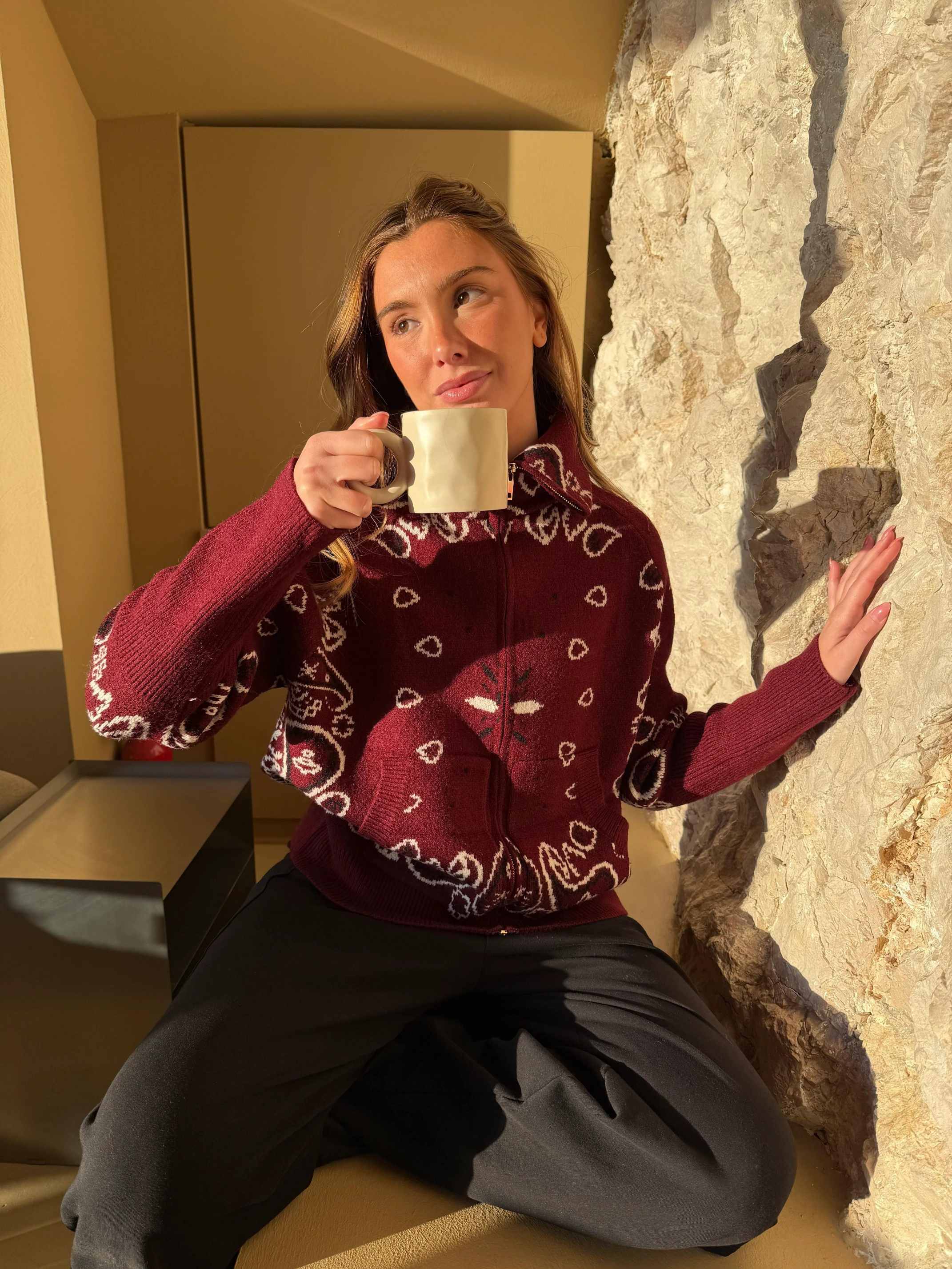 Cardigan Gris con Estampado Bandana