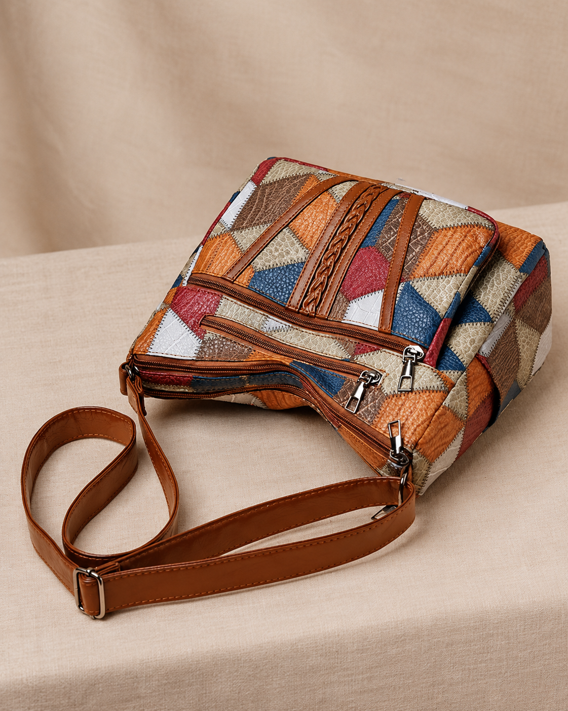 Bolsa crossbody estilo patchwork