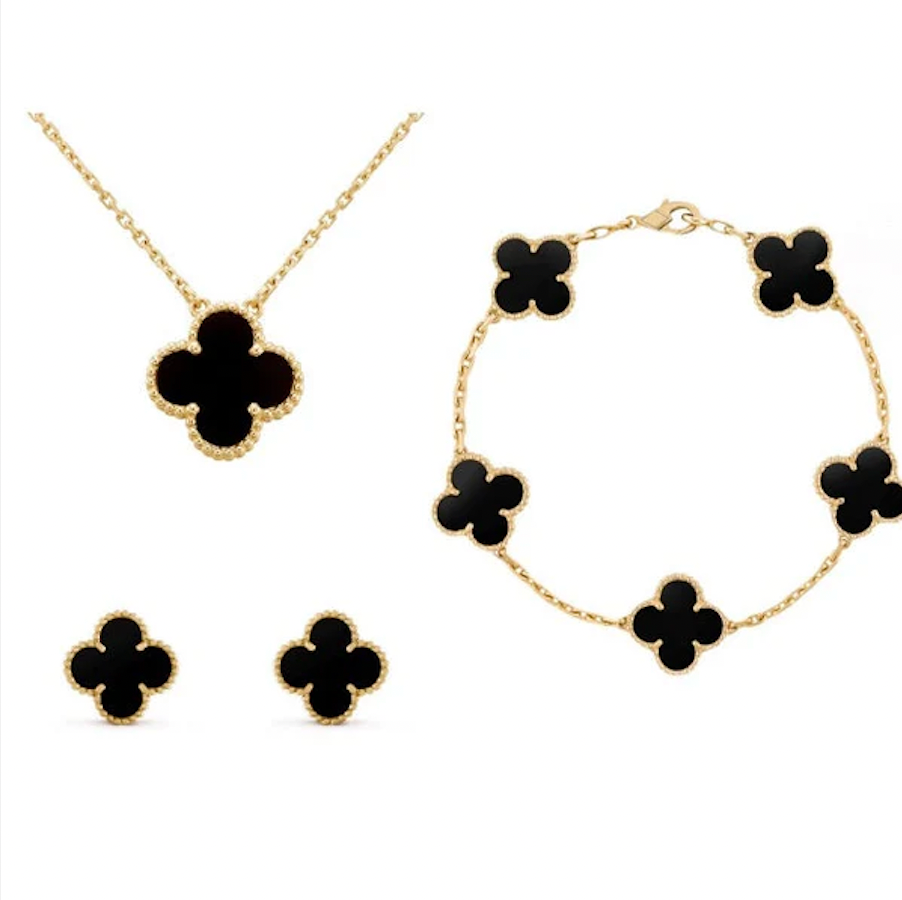 Alhambra Vintage Set: The Elegance of the Clover (Necklace, Bracelet, and Earrings)